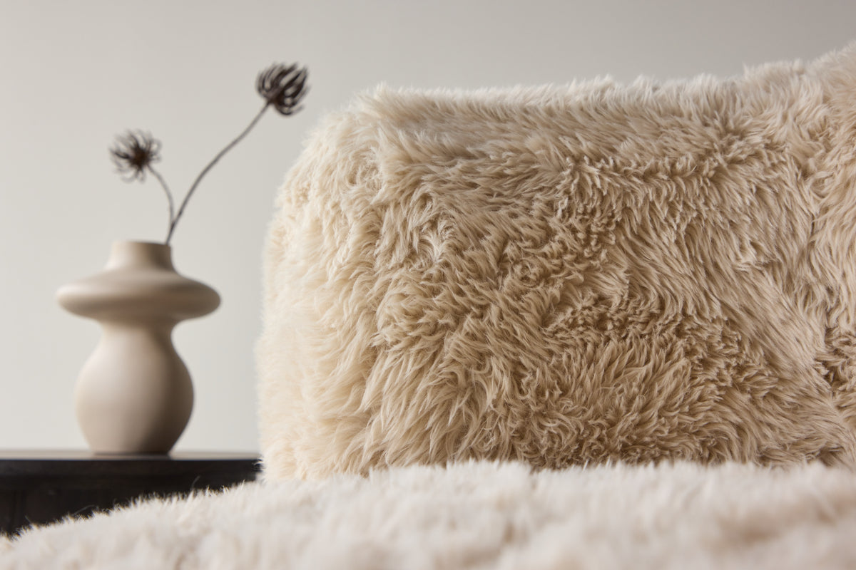 Gert-nojatuoli, luonnonvalkoinen