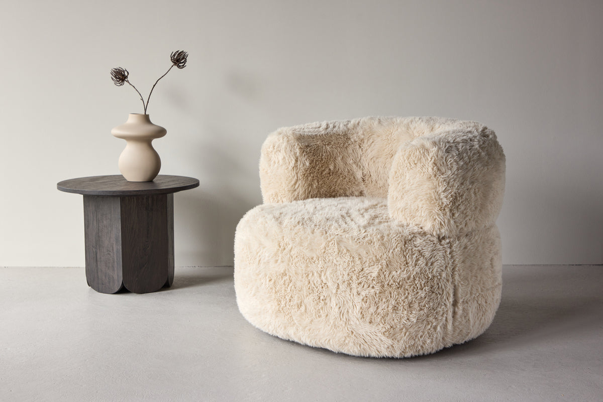 Gert-nojatuoli, luonnonvalkoinen