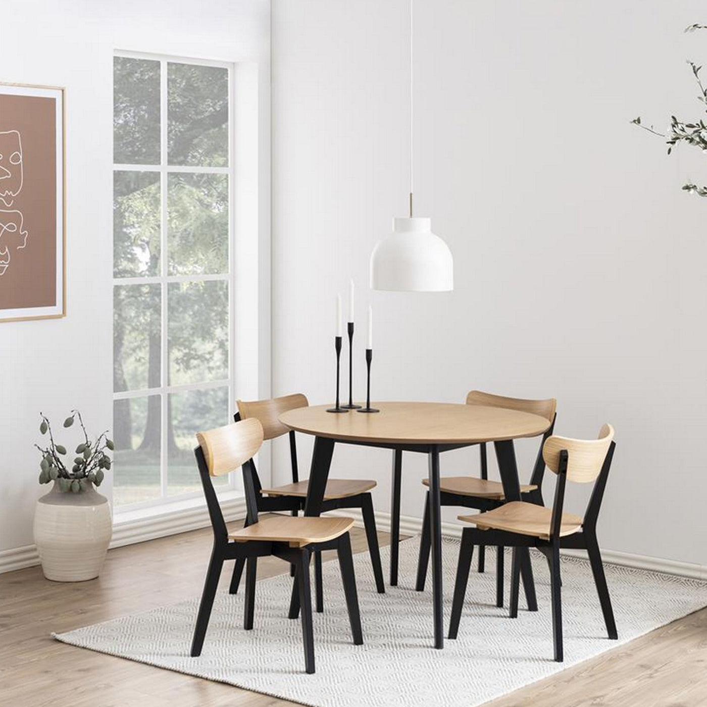 Roxby ruokapöytä Ø 105 cm, tammi/musta - Mööpeli.com