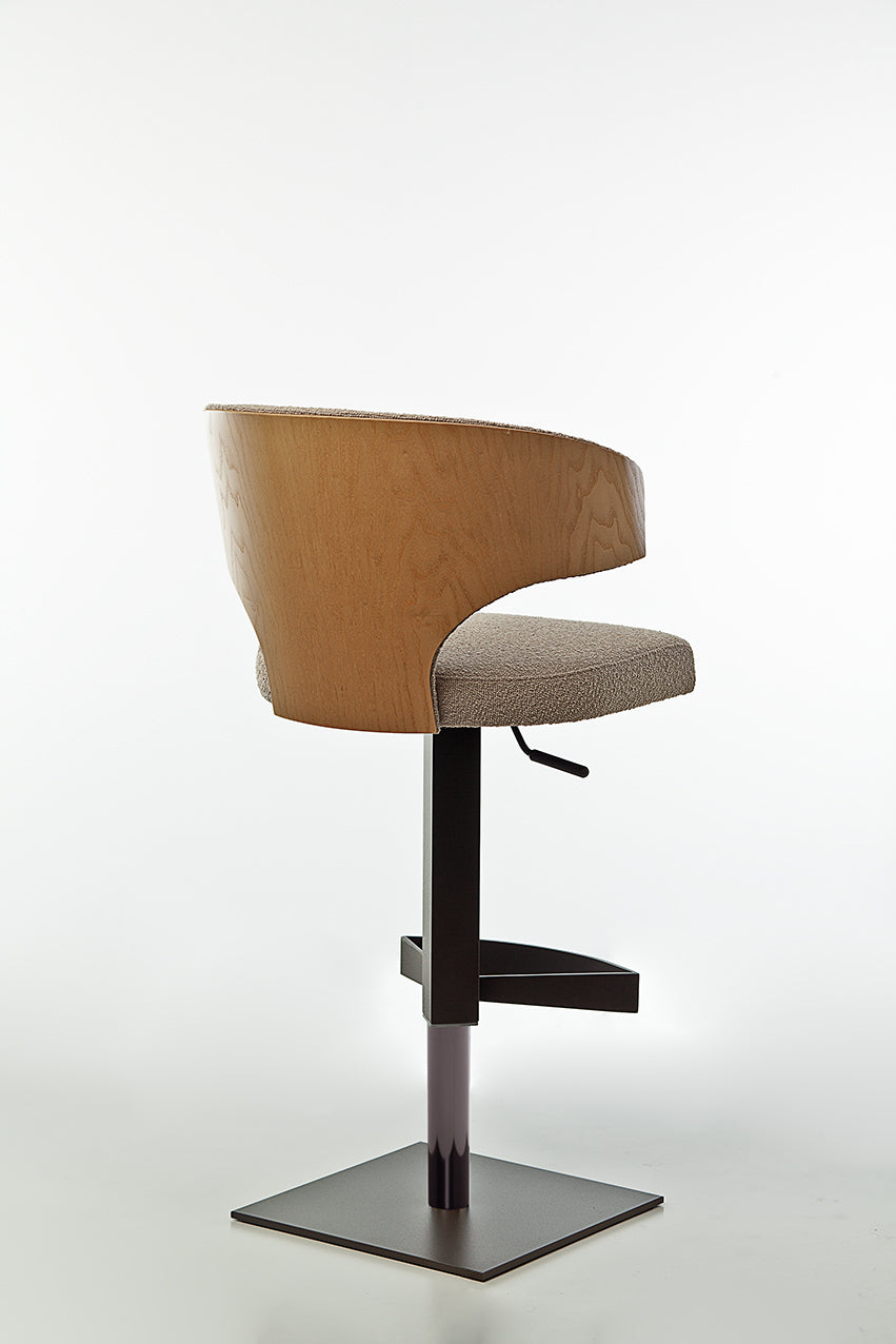 Peressini Casa Wing W bar chair –